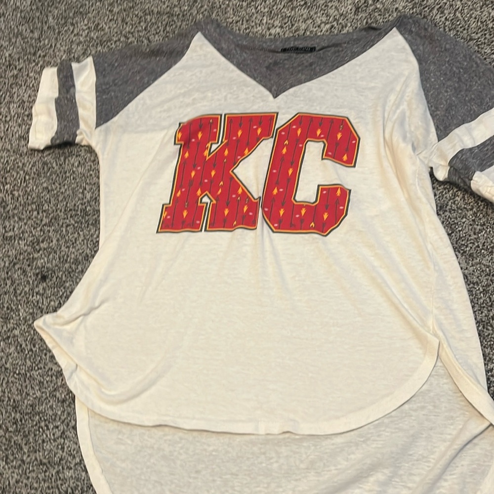 Chiefs shirt, small